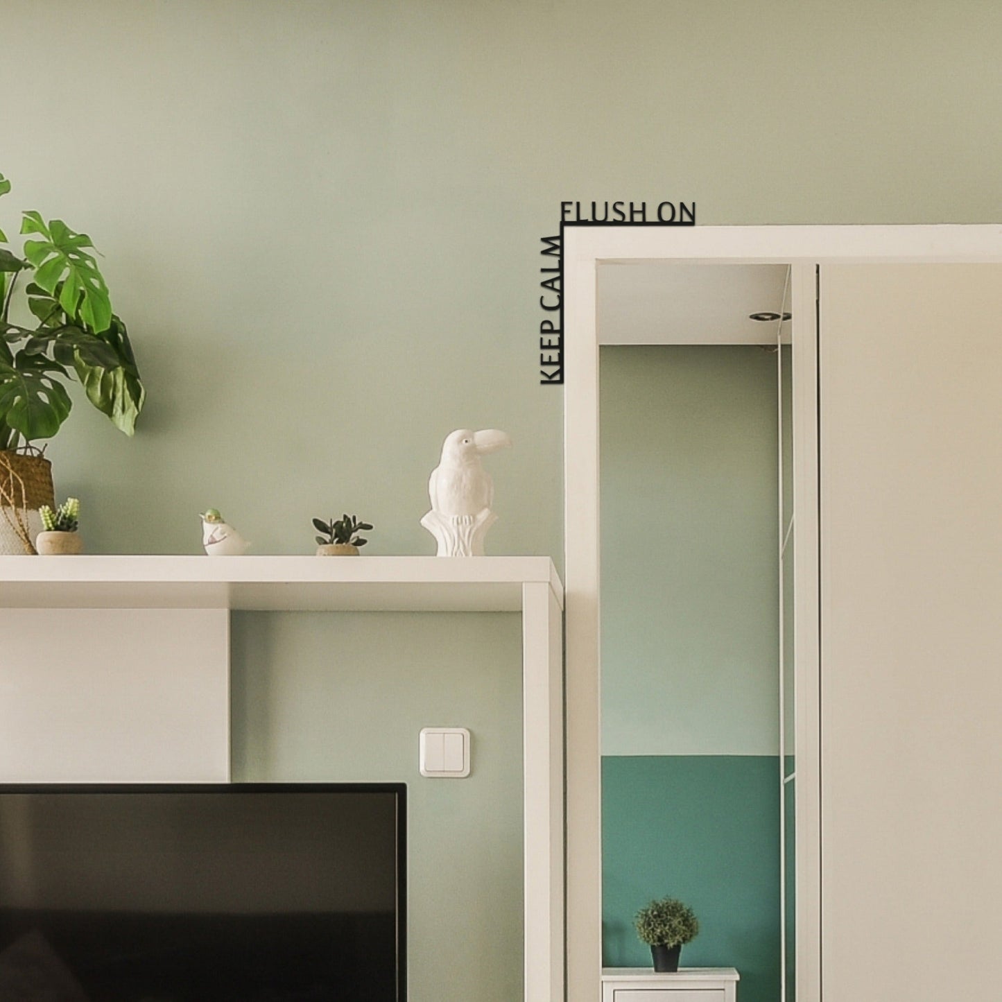 Wooden Corner Quote – Keep Calm, Flush On